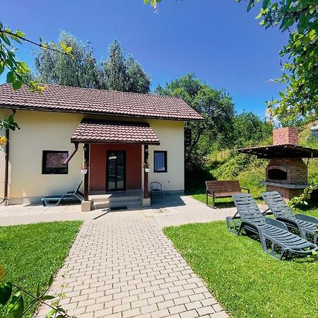 Cabana 7 Brazi Almafatelep Kültér fotó