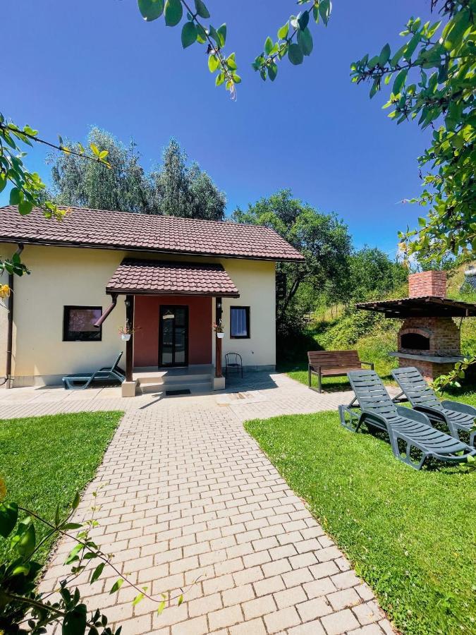 Cabana 7 Brazi Almafatelep Kültér fotó