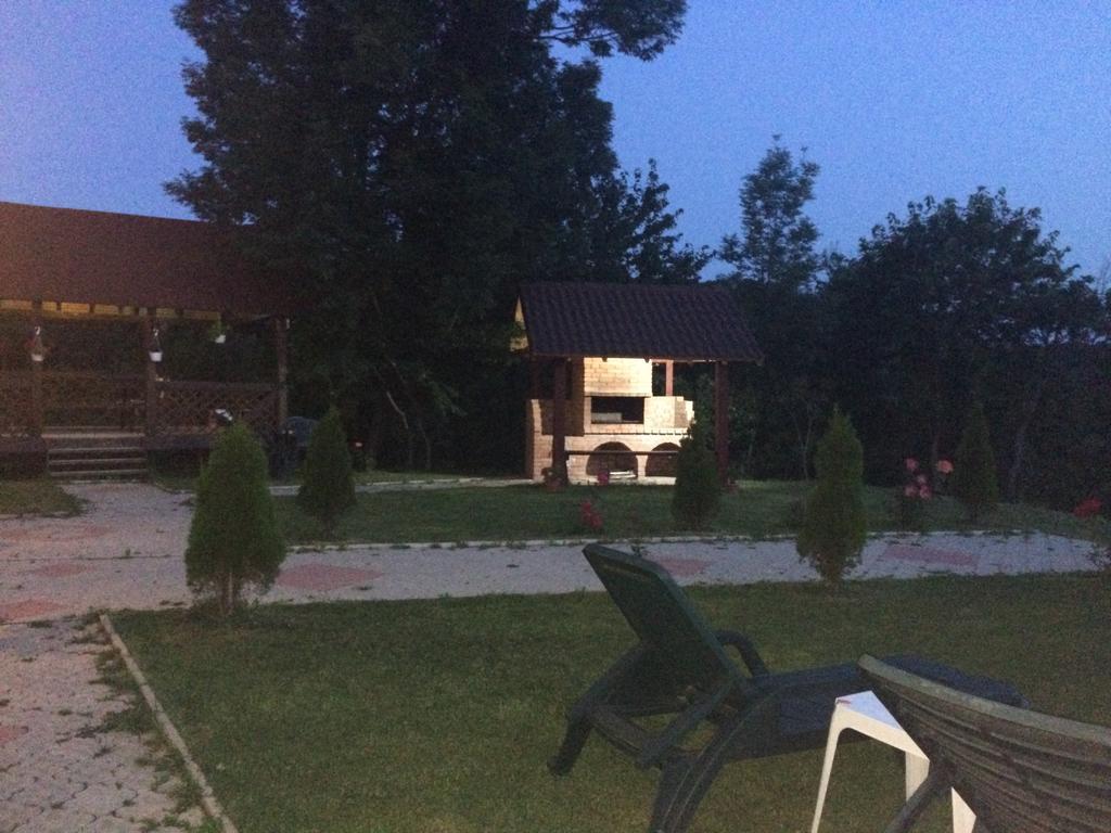 Cabana 7 Brazi Almafatelep Kültér fotó